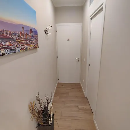 Centro Storico Con Bagno 20 Minuti Da Firenze 招待所 3*