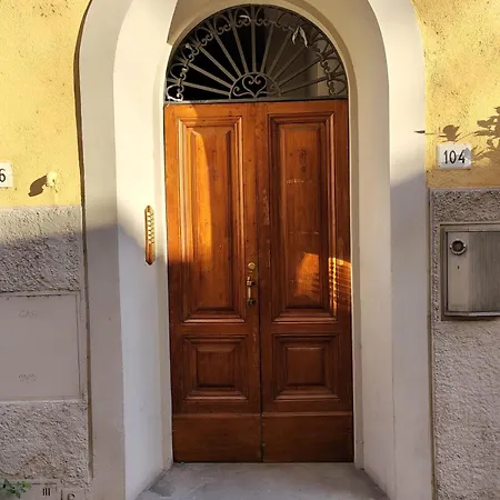 招待所 Centro Storico Con Bagno 20 Minuti Da Firenze 3*