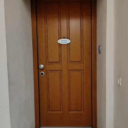 Centro Storico Con Bagno 20 Minuti Da Firenze 3*